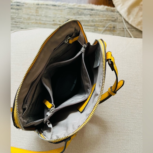 Anne Klein leather crossbody bag - Picture 3 of 4